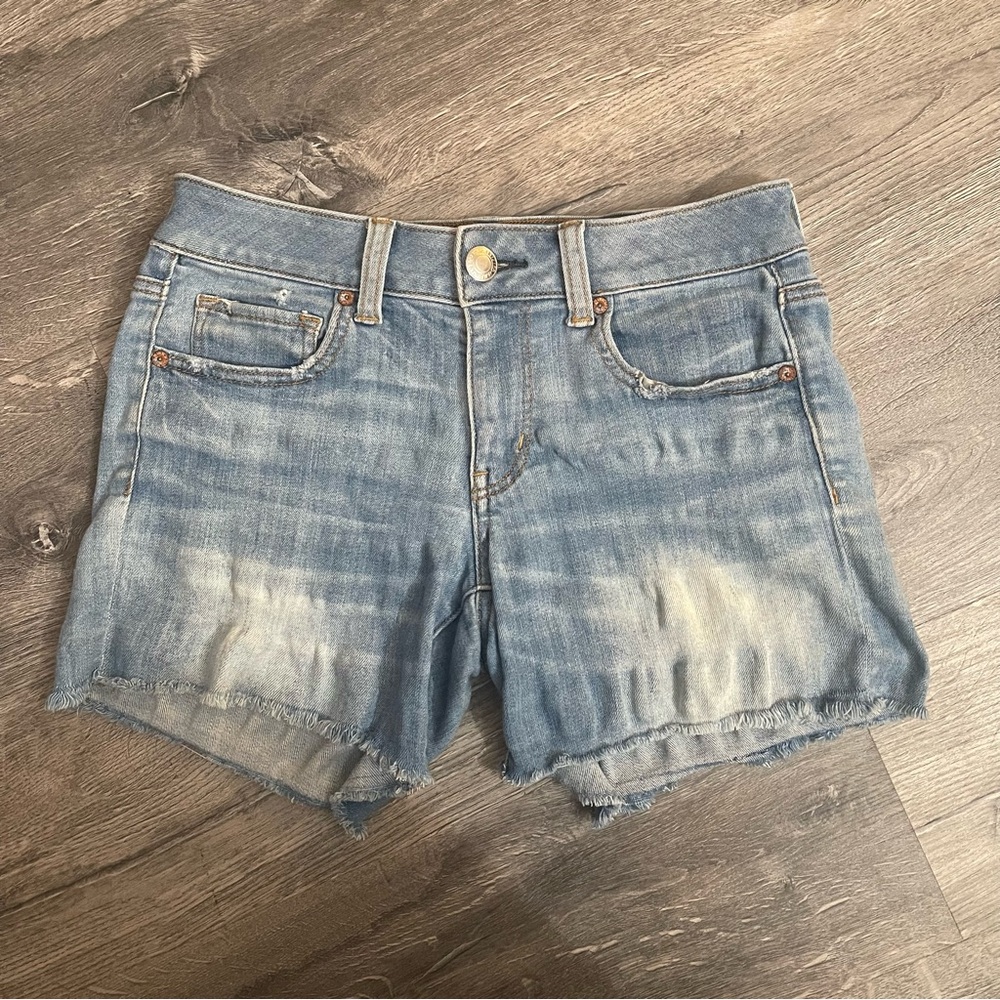 American Eagle Outfitters Light Blue Jean Shorts size 4